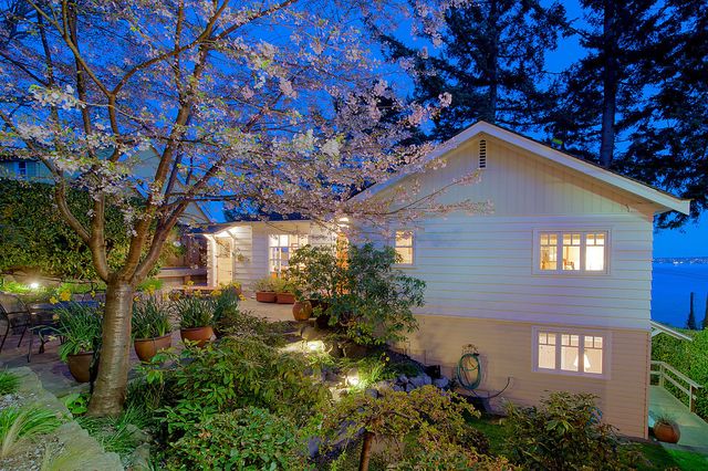 24540 at 3621 Sunset Lane, West Vancouver