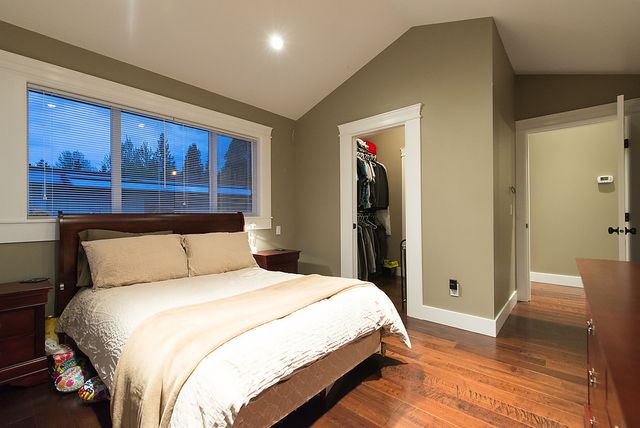 24926 at 568 West 28th Street, North Vancouver