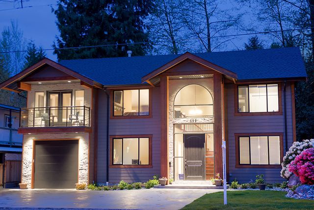 24977 at 568 West 28th Street, North Vancouver