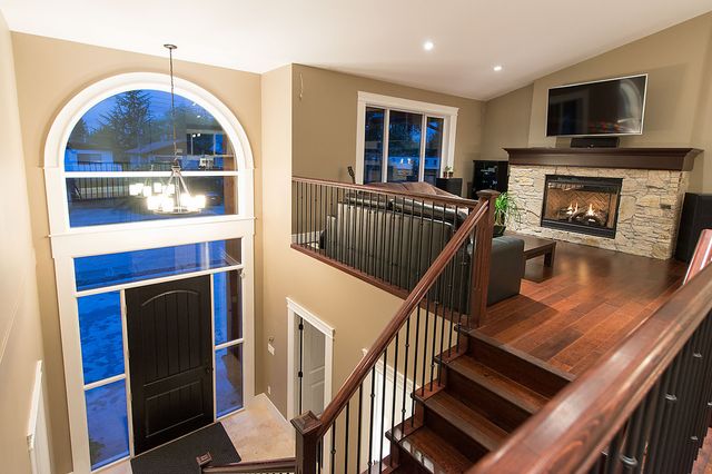 24979 at 568 West 28th Street, North Vancouver