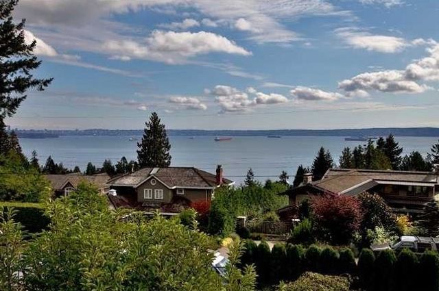 25053 at 3241 Thompon Crescent, West Vancouver