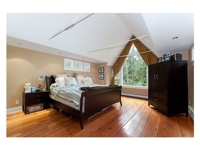 25659 at 4652 Clovelly Walk, West Vancouver