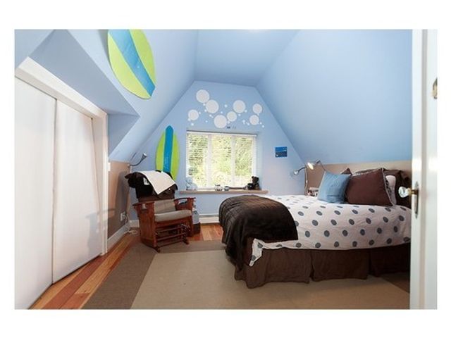 25665 at 4652 Clovelly Walk, West Vancouver