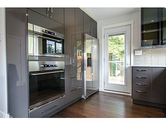 26767 at 976 Belvista Crescent, North Vancouver