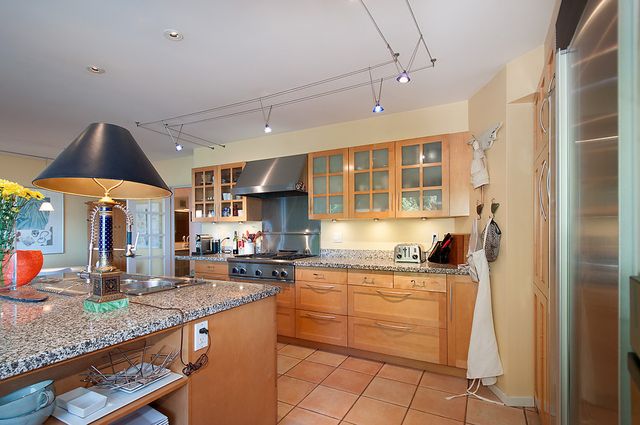 27001 at 5630 Westport Road, West Vancouver