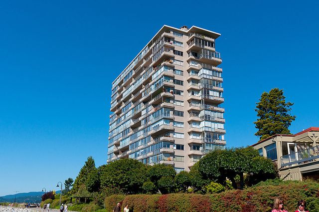 28749 at 1403 - 150 24th Street, West Vancouver