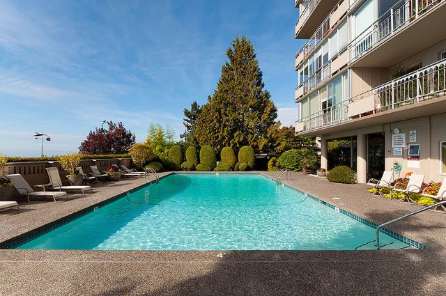 28865 at 1403 - 150 24th Street, West Vancouver