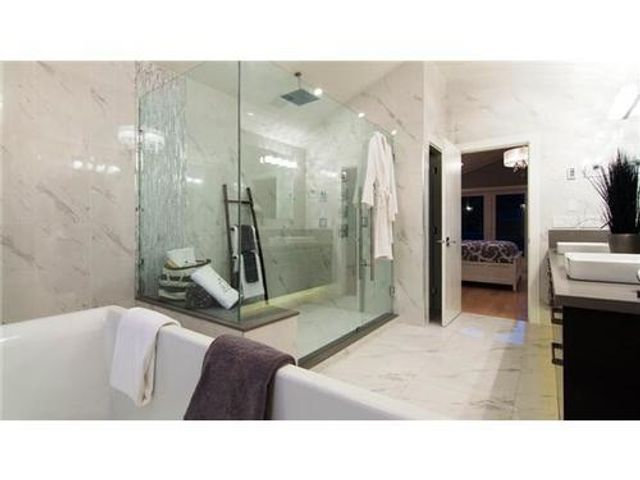 27803 at 3075 Thorncliffe Drive, North Vancouver