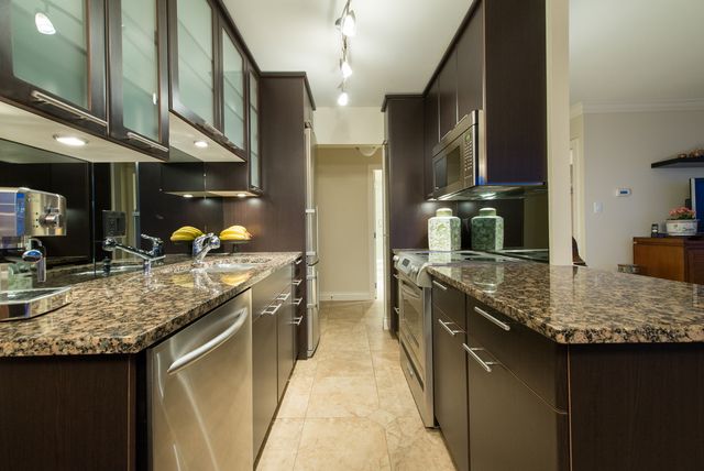 30137 at 1005 - 150 24th Street, West Vancouver