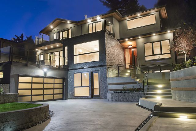 29741 at 574 Alpine Court, North Vancouver