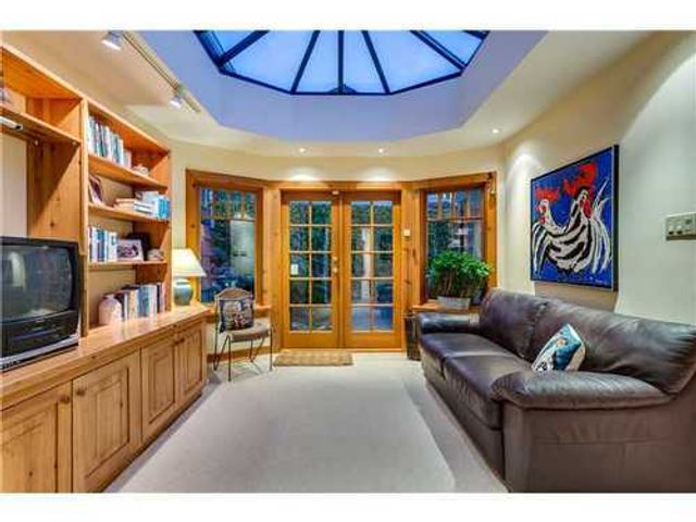 30883 at 3369 Radcliffe Avenue, West Vancouver