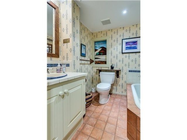 30895 at 3369 Radcliffe Avenue, West Vancouver