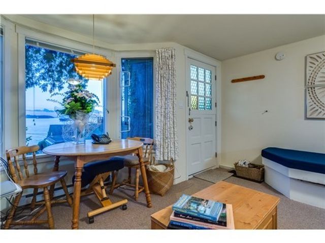 30901 at 3369 Radcliffe Avenue, West Vancouver