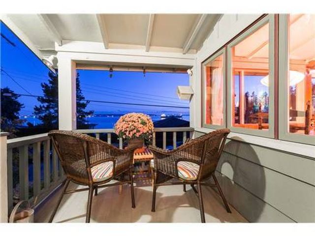 30910 at 3369 Radcliffe Avenue, West Vancouver