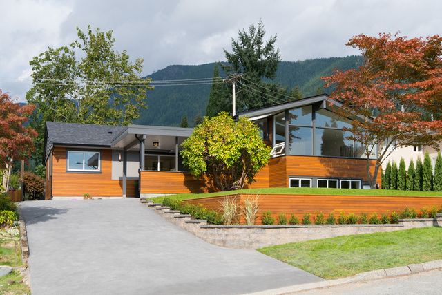 35204 at 956 Belgrave Avenue, North Vancouver