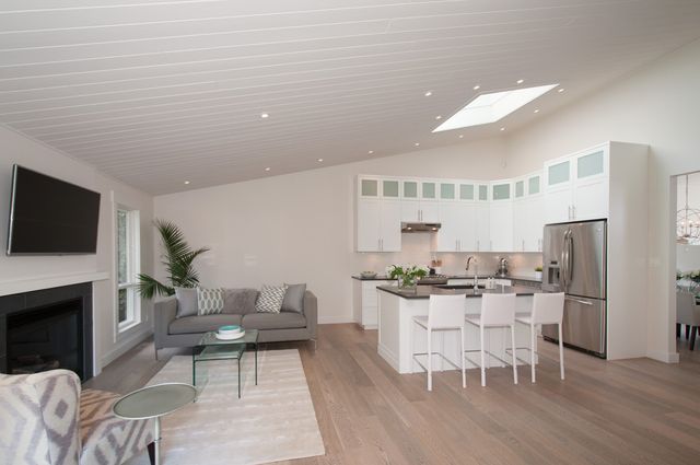 35264 at 956 Belgrave Avenue, North Vancouver