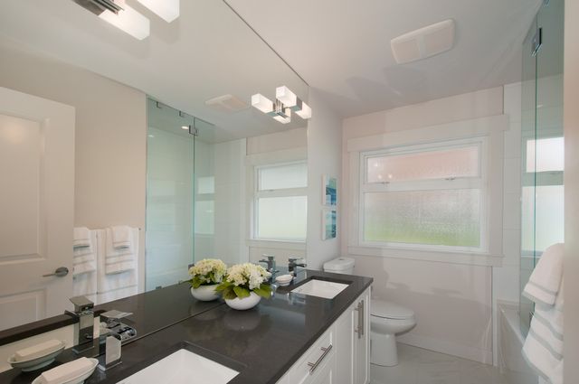 35304 at 956 Belgrave Avenue, North Vancouver