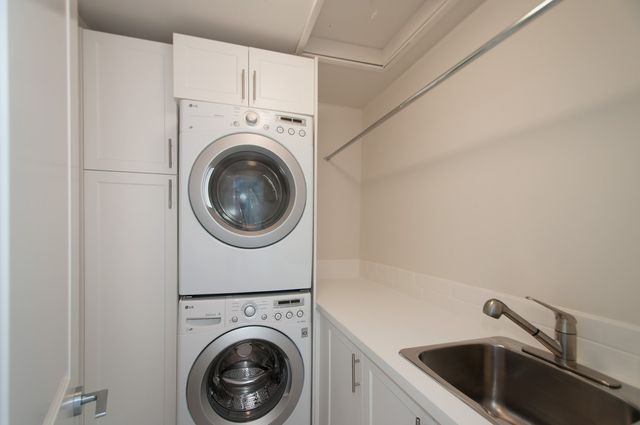 35308 at 956 Belgrave Avenue, North Vancouver