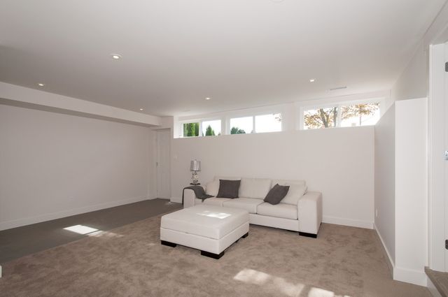 35316 at 956 Belgrave Avenue, North Vancouver