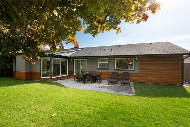 35320 at 956 Belgrave Avenue, North Vancouver