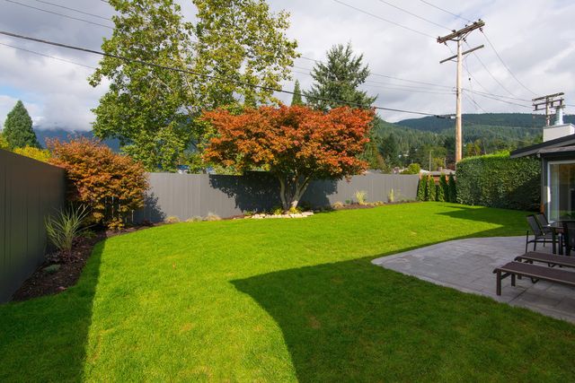 35328 at 956 Belgrave Avenue, North Vancouver