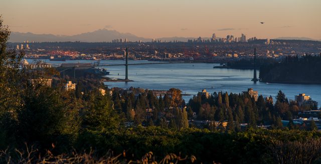 36429 at 2580 Rosebery Avenue, West Vancouver