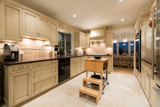 36481 at 2580 Rosebery Avenue, West Vancouver