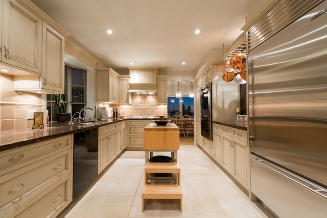 36485 at 2580 Rosebery Avenue, West Vancouver