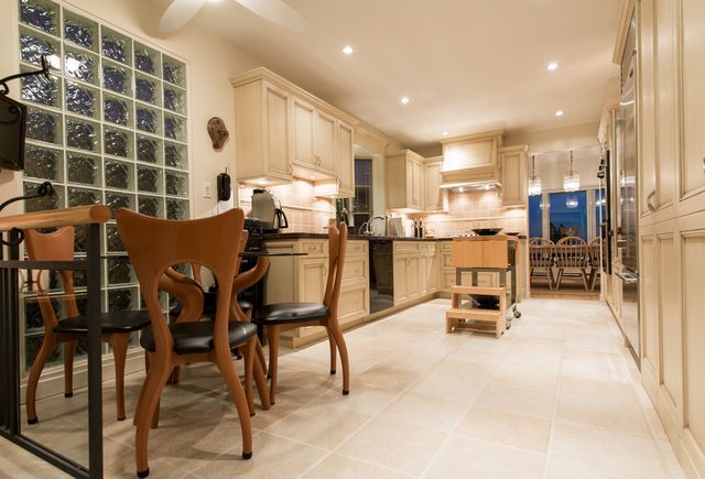 36493 at 2580 Rosebery Avenue, West Vancouver