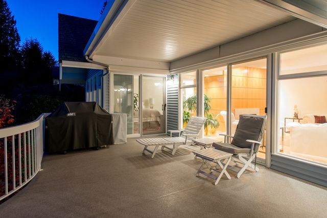 36513 at 2580 Rosebery Avenue, West Vancouver