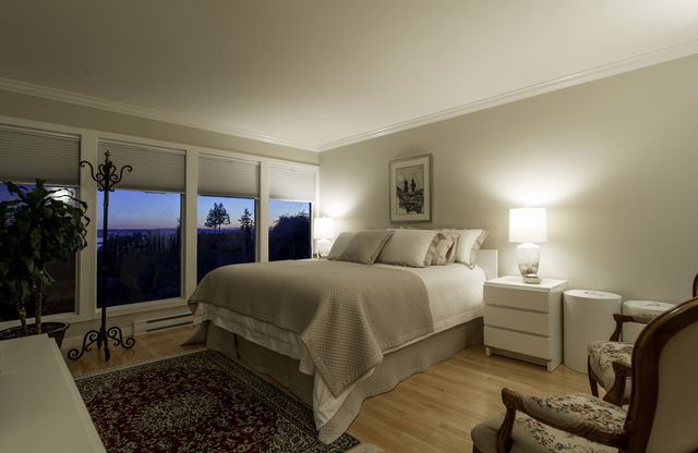 36521 at 2580 Rosebery Avenue, West Vancouver