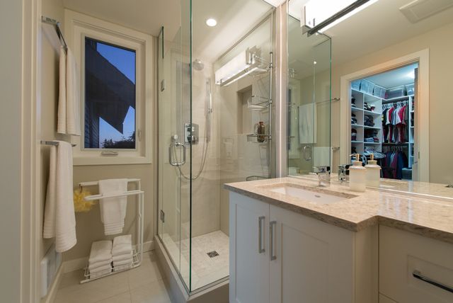 36549 at 2580 Rosebery Avenue, West Vancouver