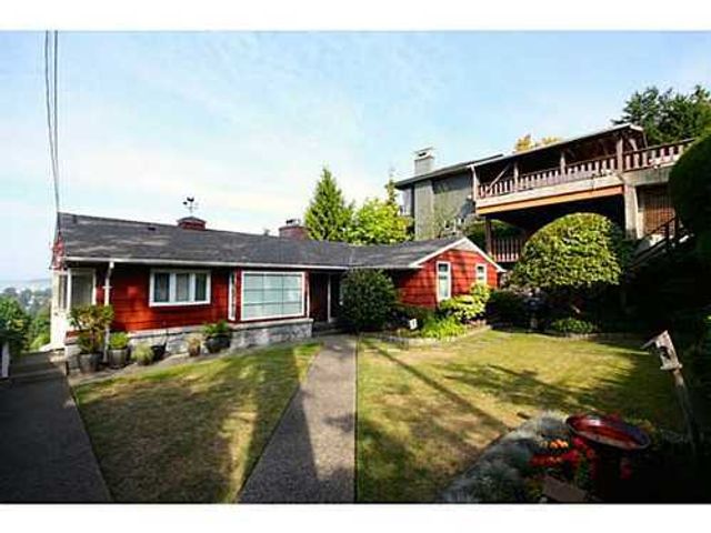 37365 at 845 Braeside Street, West Vancouver