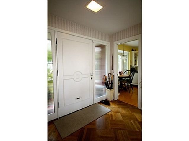 37377 at 845 Braeside Street, West Vancouver