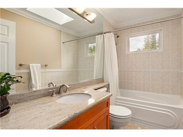 37677 at 1426 Woods Drive, North Vancouver
