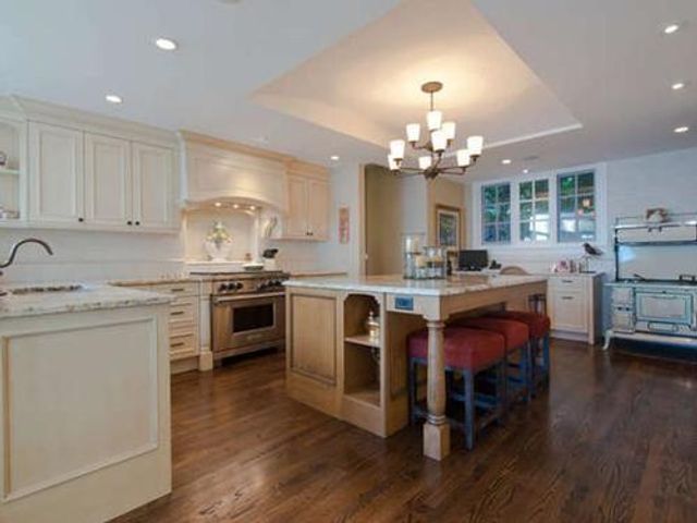 37795 at 6010 Gleneagles Place, West Vancouver