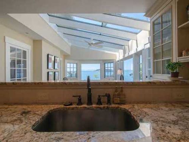 37801 at 6010 Gleneagles Place, West Vancouver