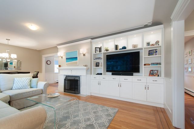 38009 at 1749 Bewicke Avenue, North Vancouver