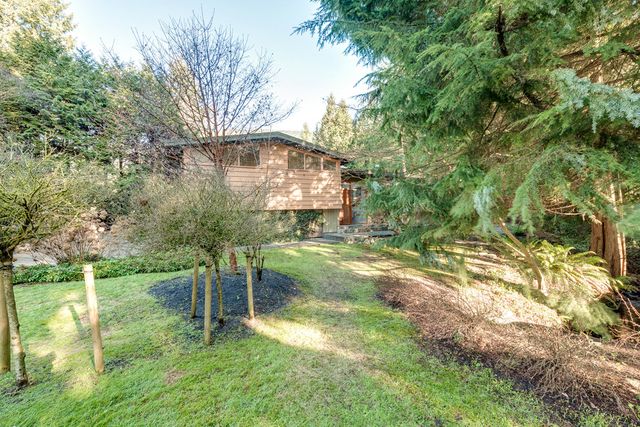 38253 at 4644 Mapleridge Drive, North Vancouver