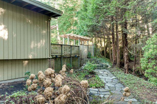 38269 at 4644 Mapleridge Drive, North Vancouver