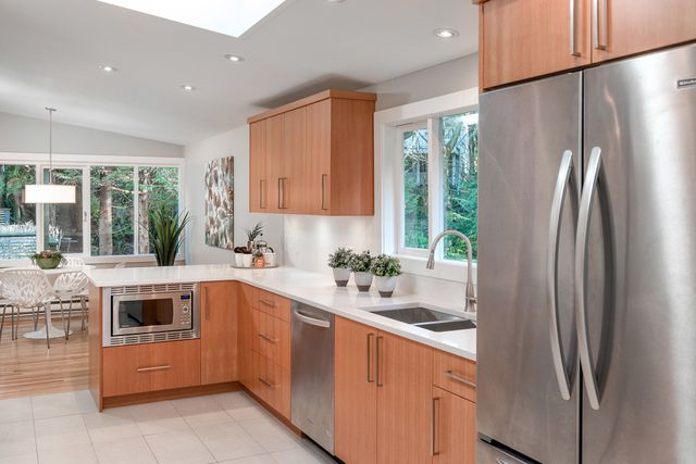 38321 at 4644 Mapleridge Drive, North Vancouver