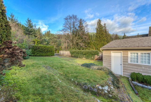 38801 at 4271 Evergreen Avenue, West Vancouver