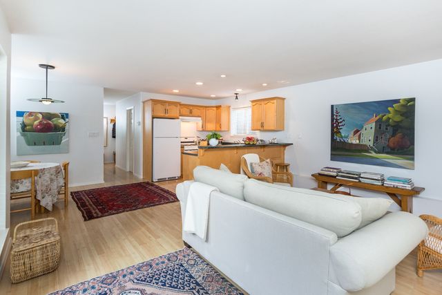 38821 at 4271 Evergreen Avenue, West Vancouver