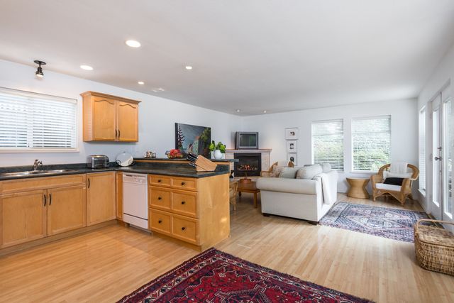 38833 at 4271 Evergreen Avenue, West Vancouver