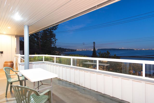 39106 at 3643 Marine Drive, West Vancouver