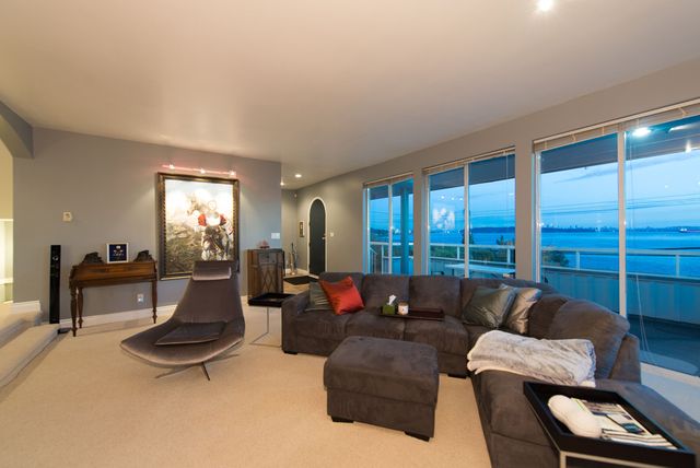 39122 at 3643 Marine Drive, West Vancouver