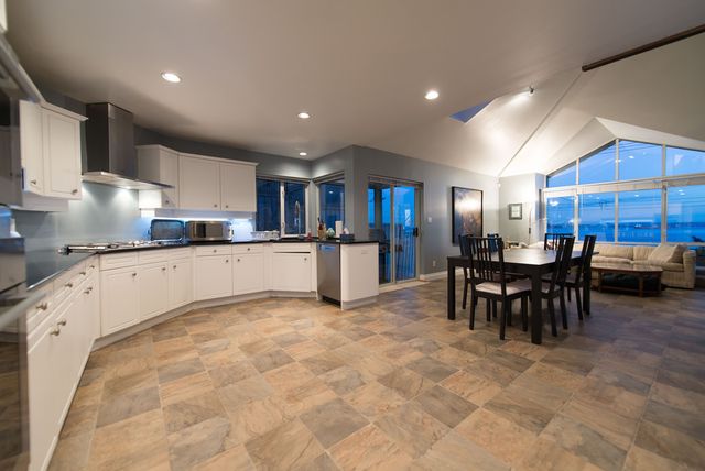 39138 at 3643 Marine Drive, West Vancouver