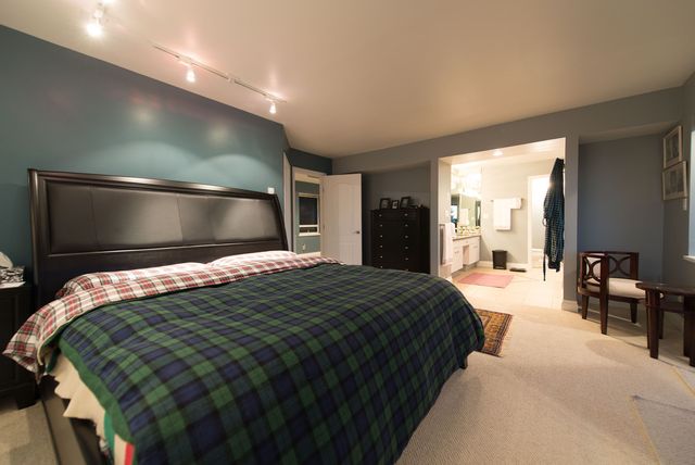 39172 at 3643 Marine Drive, West Vancouver