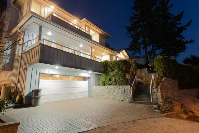 39200 at 3643 Marine Drive, West Vancouver