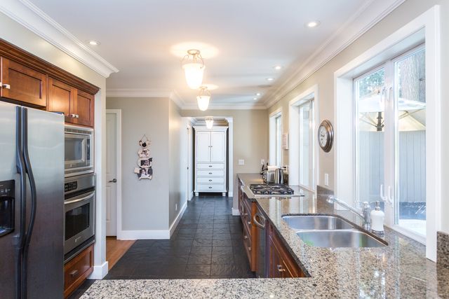 39446 at 4411 Glencanyon Drive, North Vancouver